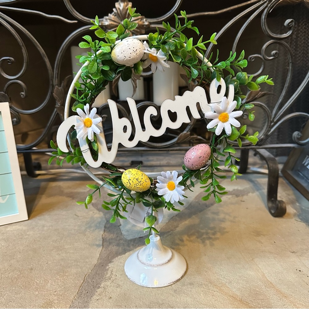 NWT Easter Spring Table Top Wreath Sign Decor